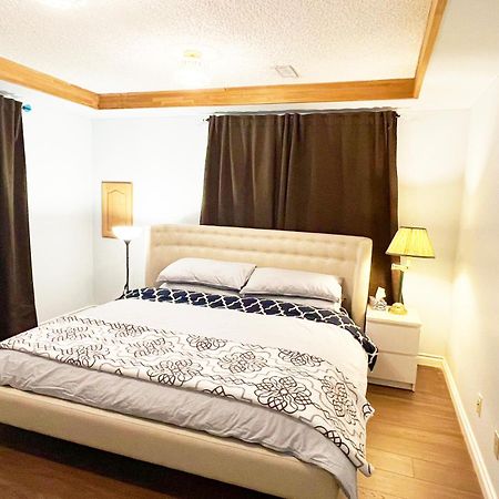 Private Suite With Private Entrance King Bed 列治文 外观 照片