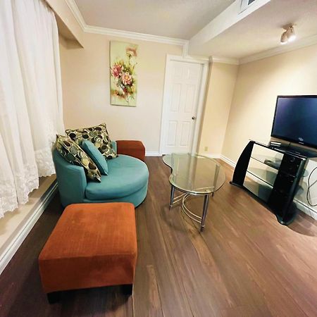 Private Suite With Private Entrance King Bed 列治文 外观 照片