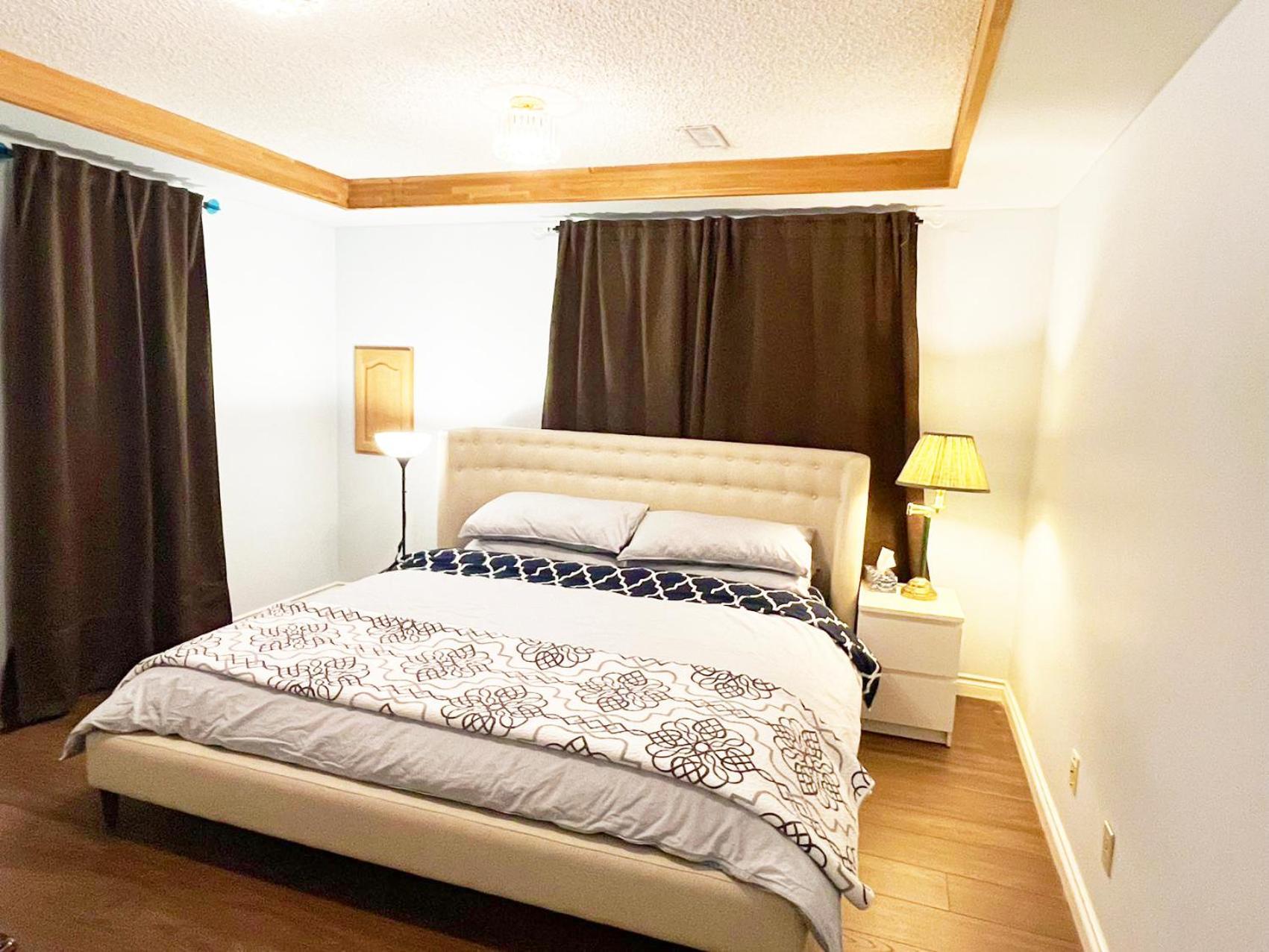 Private Suite With Private Entrance King Bed 列治文 外观 照片